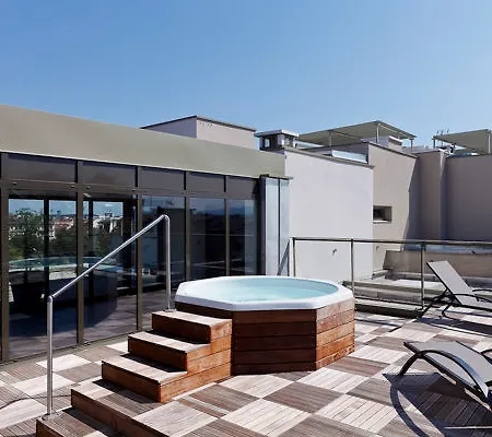 Lagrange Lumière 4*
