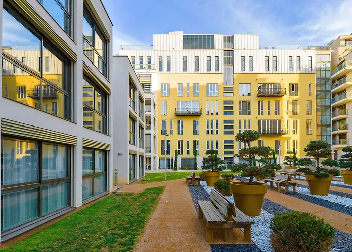 Lagrange Lumiere Apartahotel 4*